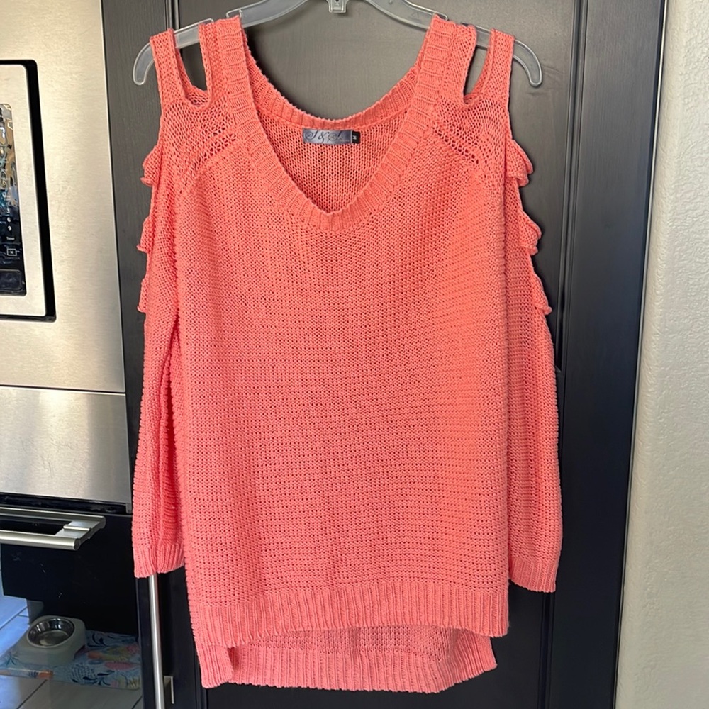🌹🌹🌹S & S brand Boutique Sweater